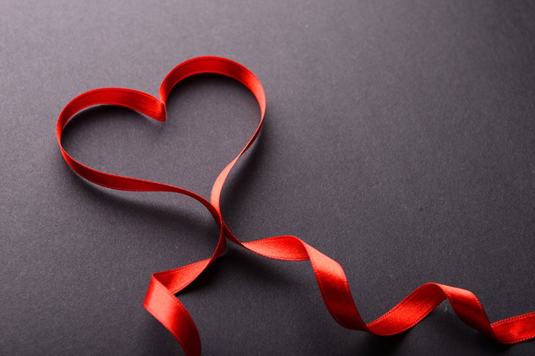 Love_Ribbon_Heart_522580_1280x854.jpg