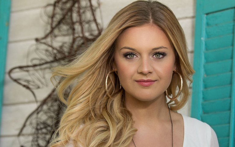 KelseaBallerini-2.jpg