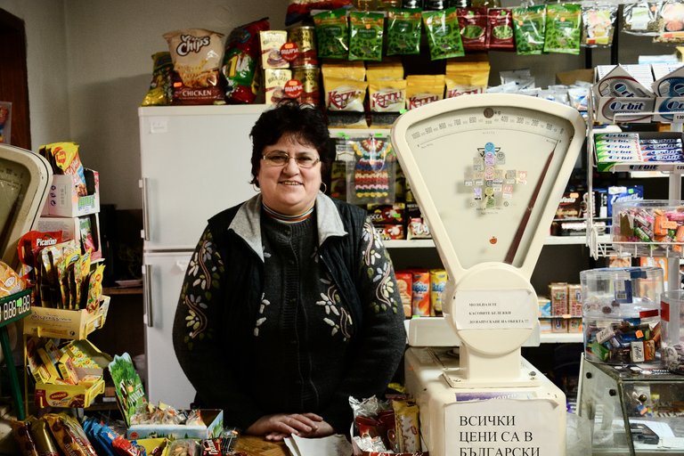 CONVENIENCE STORE LADY VT 1.jpg