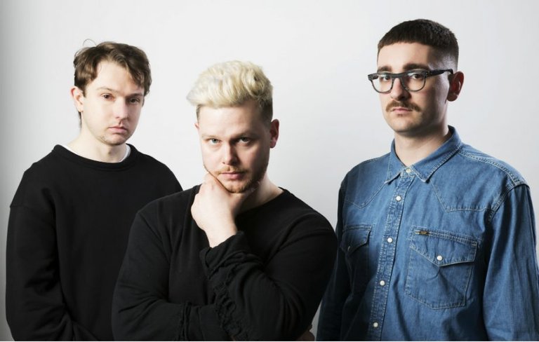 alt-j-2017-press-credit-gabriel-green-060317-920x584.jpg