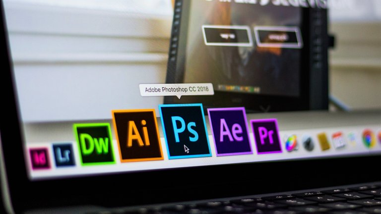 adobe-photoshop-data-desk-693892.jpg