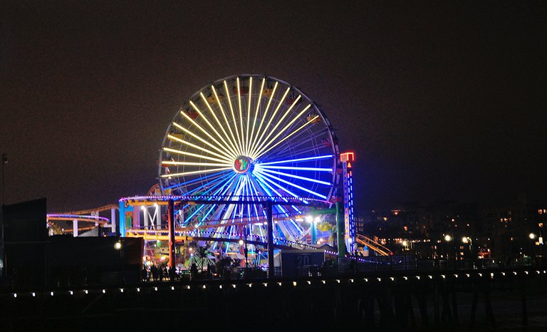 ferris wheel light.jpg