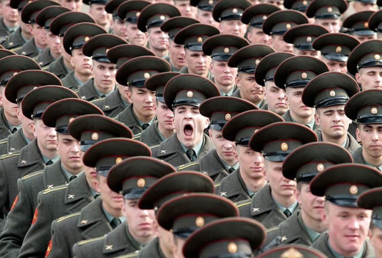 soldier-yawning-perfect-timing.jpg