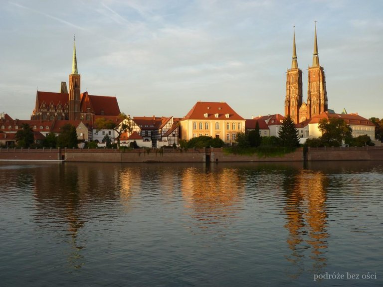 ostrow-tumski-wroclaw-atrakcje-co-warto-zobaczyc-zwiedzic-na-weekend-dwa-dni-we-wroclawiu-zabytki-przewodnik-ciekawe-miejsca-breslau-dolny-slask-dolnoslaskie-mapa-noclegi-informac.jpg