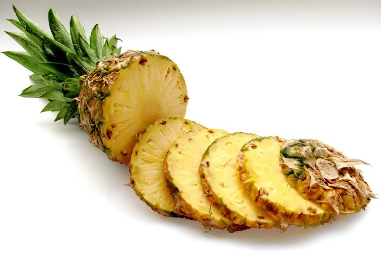 pineapple-636562_1280.jpg