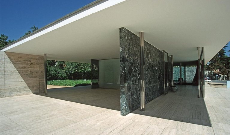 Barcelona_mies_v_d_rohe_pavillon_weltausstellung1999_03.jpg