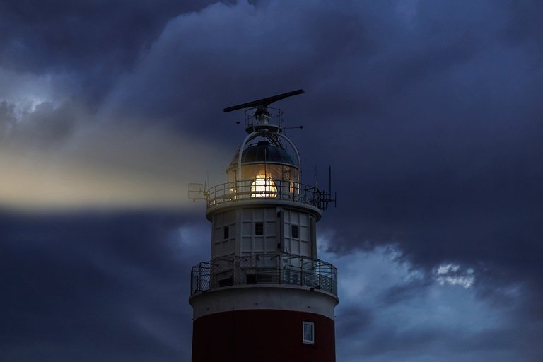 lighthouse-4846854_1280.jpg