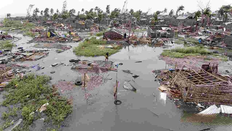 636885101496413622-AP-Mozambique-Cyclone.jpg