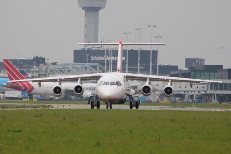 EI-RJC Cityjet -BAe146.JPG