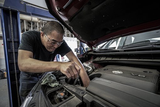 auto-repair-3691962__340.jpg