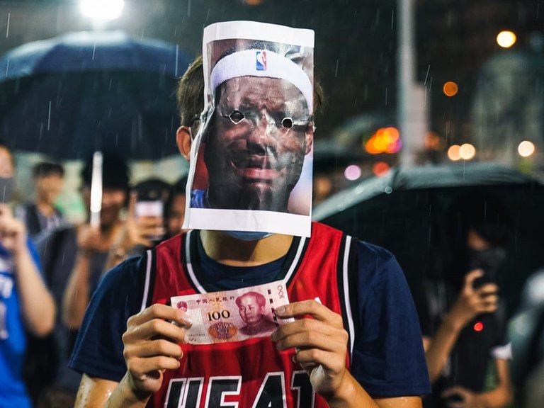 lebron-james-mask.jpg