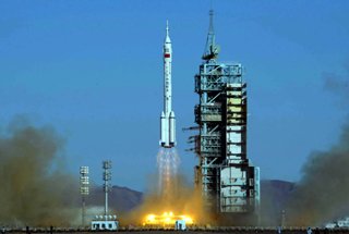 shenzhou 5 launch 06.jpg