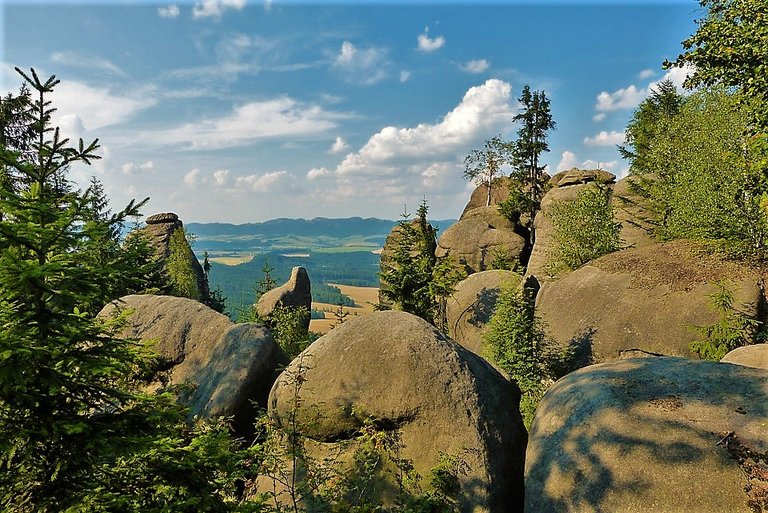 Rocks-View-Broumovsko-517210.jpg