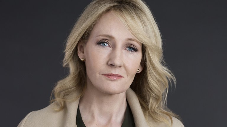 robert-galbraith-j-k-rowling-mary-mccartney-2015_wide-02f526cf38b6c68dc2d11b28c39aad1d4a34f30f.jpg