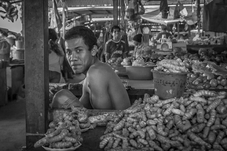 Mercado Taibessi vendedores 52_bw.jpg