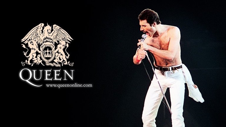 QUEEN-with Freddy 16.jpg