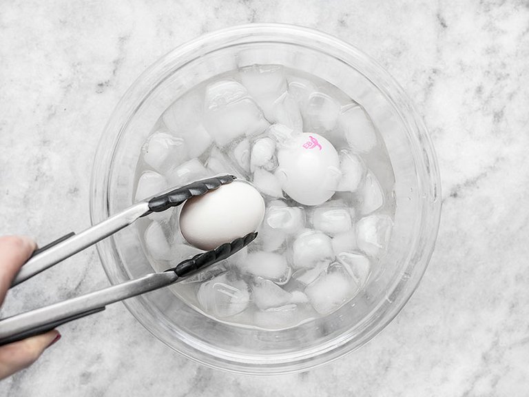 Place-Eggs-in-Ice-Bath.jpg