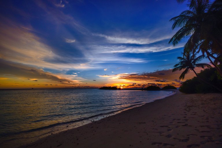 beach-calm-clouds-457883.jpg