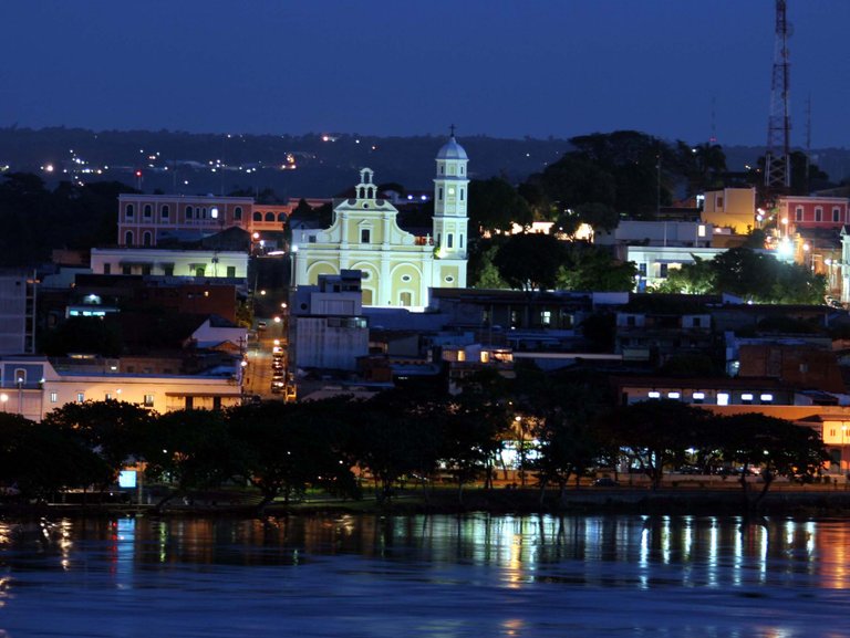 ciudad-bolivar-de-noche.jpg