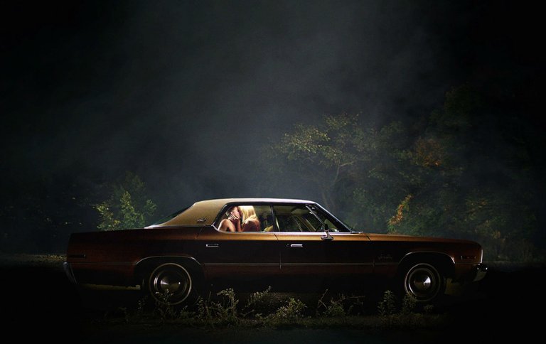 646566-it-follows-horror-supernatural-dark-1foll-ghost-itfollows-poster-love-kiss-mood.jpg