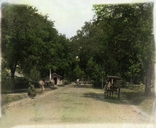 Jalanan Batavia, 1880. Stoop. Colorized..jpg