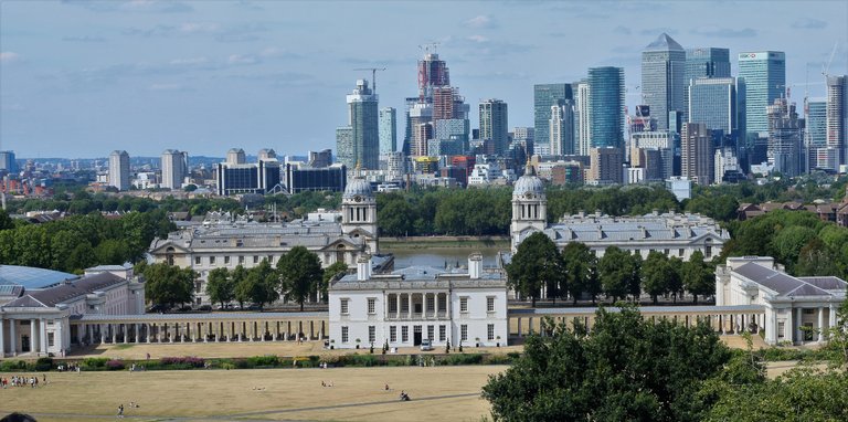 old royal navy college in the foreground and canary wharf beyond .jpg