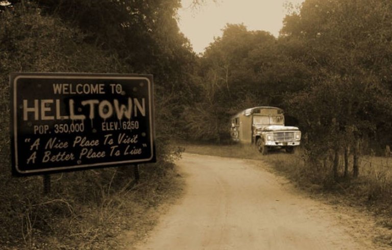 helltown-welcome.jpg