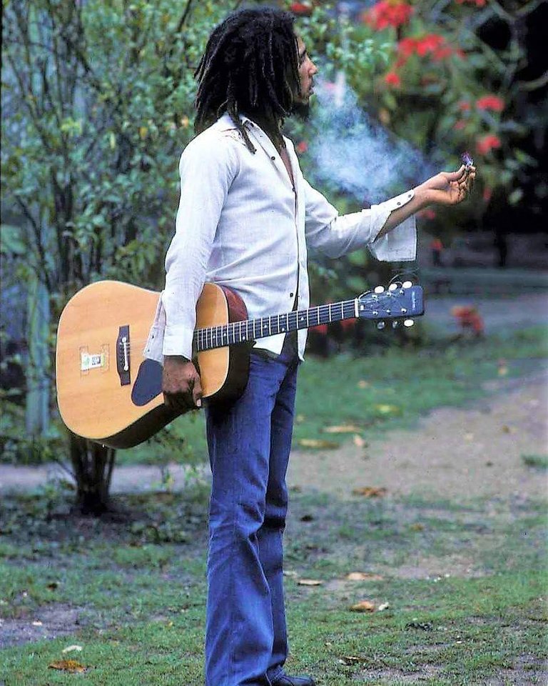 bobmarleyarchive_24177397_1509610349125301_2789322675950977024_n.jpg