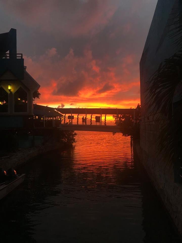 atardecer cancun.jpg