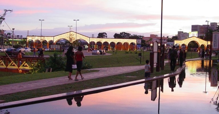 parque-da-maternidade-iluminado-para-o-natal-em-rio-branco-ac-1339723808947_956x500.jpg