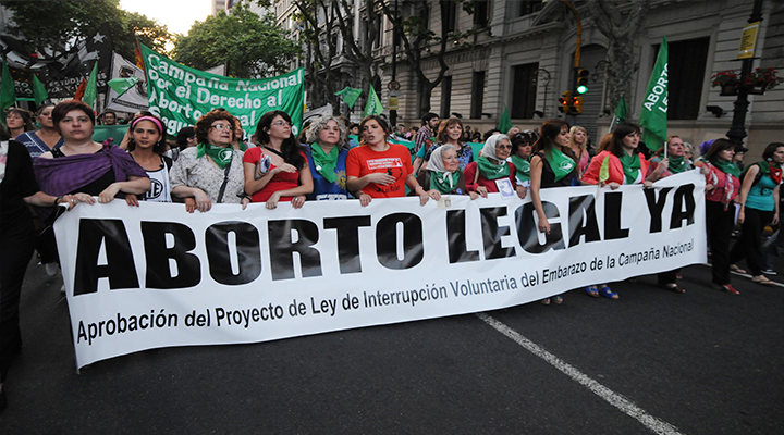 aborto-legal-mujeres-protestan-argentina-macri-proyecto-ley-modovisible-noticias.png