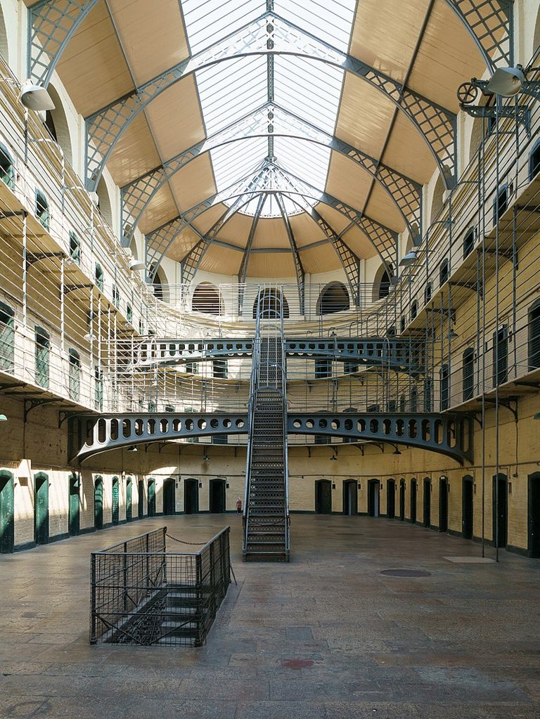 800px-Kilmainham_Gaol_Main_Hall_2016-06-03.jpg