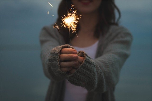 sparkler-677774_640.jpg