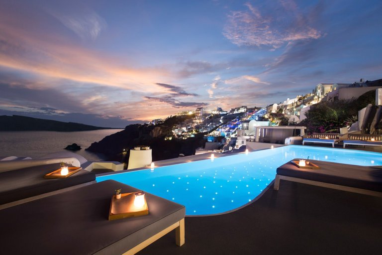 katikies_hotel_santorini_pool_bar_07.jpg