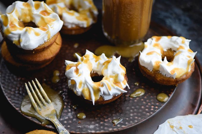 Meringue Frosted Butterbeer Baked Doughnuts (10).jpg