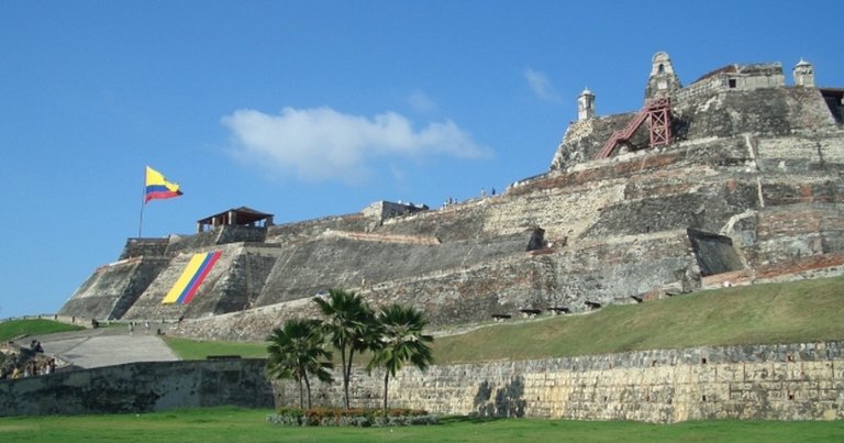 Lio-amenaza-castillo-san-felipe.jpg