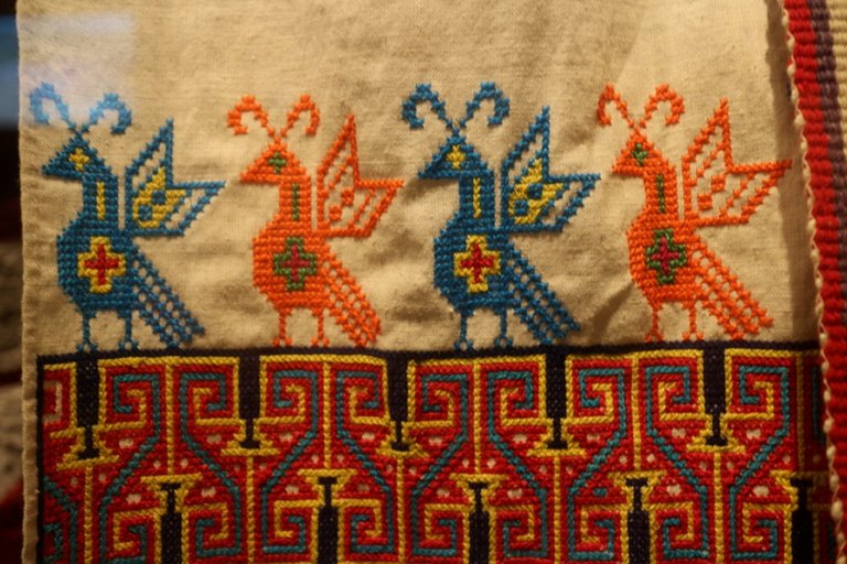  huichol-embroidery-3.jpg