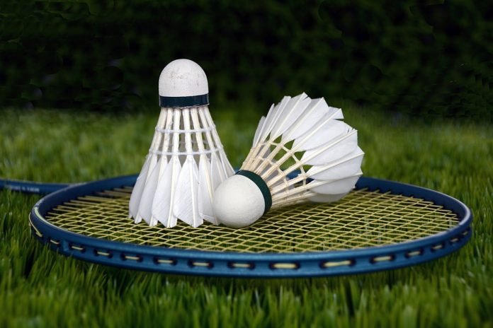 badminton-1428047_960_720-4-696x464.jpg