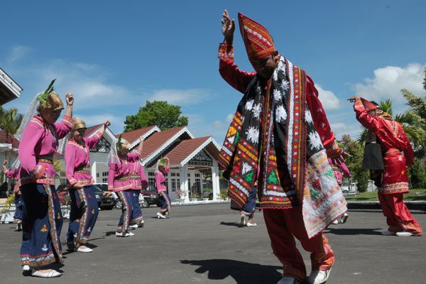 Tari Guel Aceh.jpg