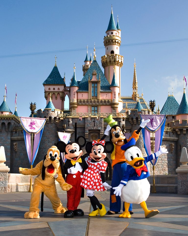 disneyland-cast.jpg