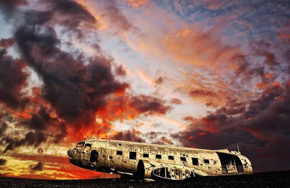 US Navy DC3 that ran out of gas and landed safely on the south coast of Iceland..jpg