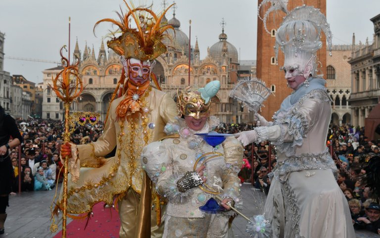 carnevale-di-venezia-2019-maaschera-piu-bella11-2048x1280.jpg