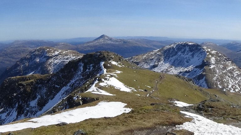 Beinn Narnain and Ben Lomond.jpg