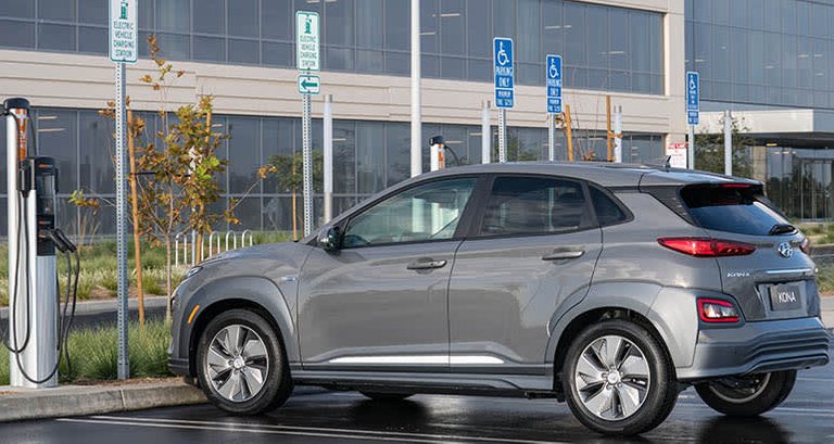 CR-Cars-Inline-2019-Hyundai-Kona-EV-r-charge-1-19.jpeg