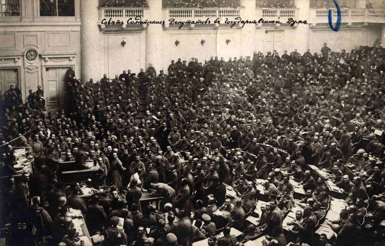 1917petrogradsoviet_assembly.jpg