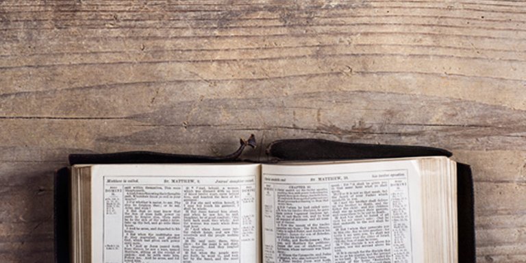 Bible-Wood-Table_800x400_RGB.jpg