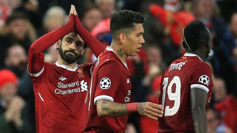 mohamed-salah-roberto-firmino-et-sadio-mane-s-entendent-comme-larrons-en-foire-a-liverpool_241837.jpg