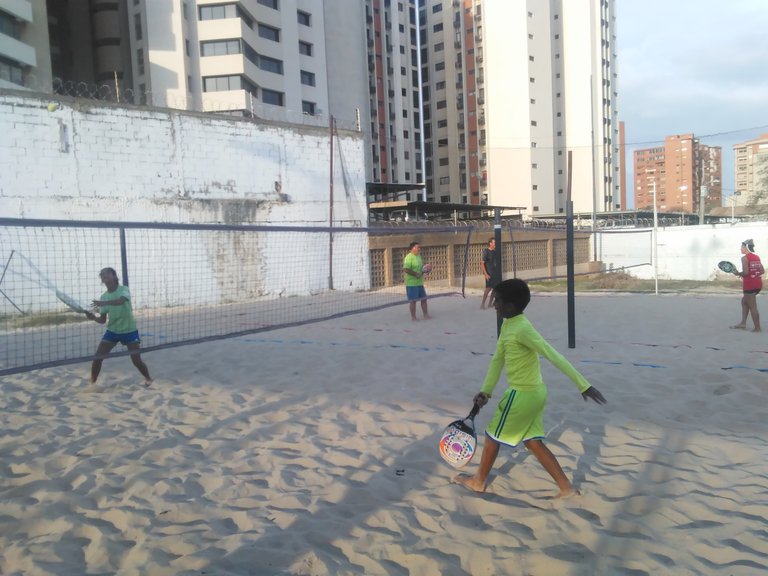 entrenamiento tenis de playa 2.jpg