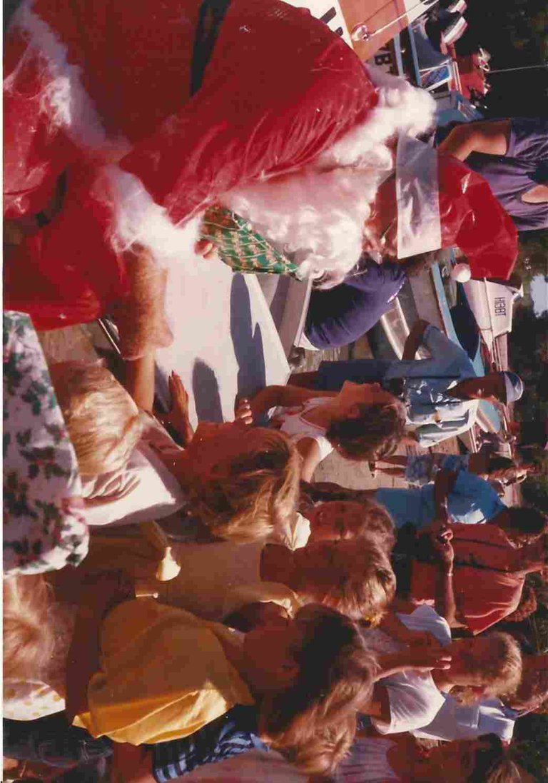 1980's - Father Christmas on the canals02.jpg