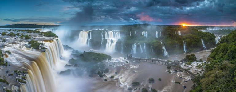 Iguazu Falls.jpg